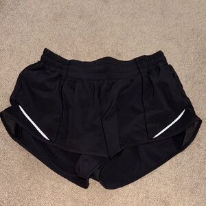 Lululemon Hotty Hot Low Rise 2.5 inch Black Women's Athletic Shorts